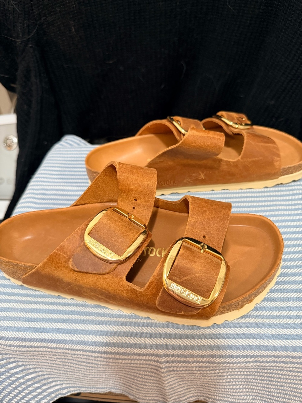 NWOT Birkenstock Sandals in Brown with Gold Buckles - Picture 3 of 5